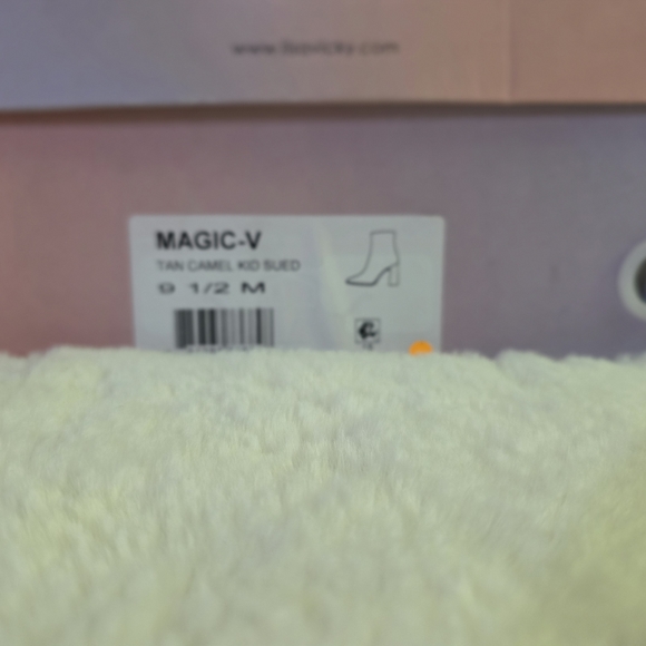 Women's Suede Ankle Boots - Picture 2 of 6